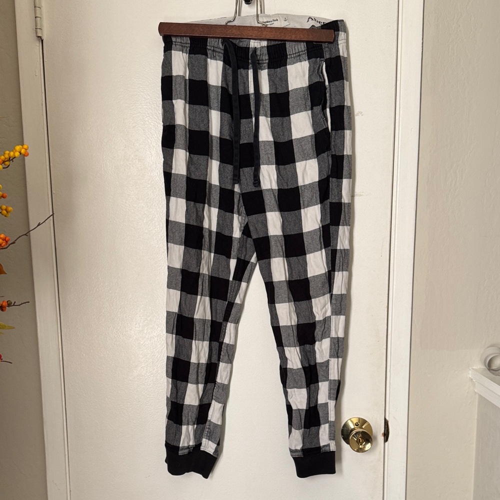 Men’s Abercrombie & Fitch Black and White Checkered Pajama Pants